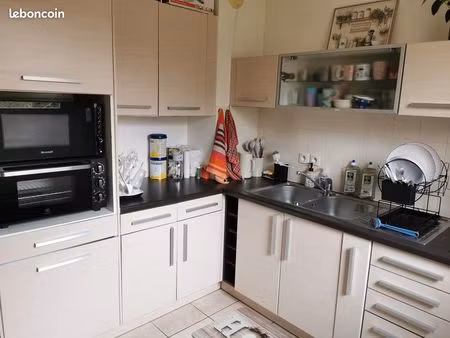 appartement t3 avec terrasse entre la médiathèque et le centre commercial carrefour