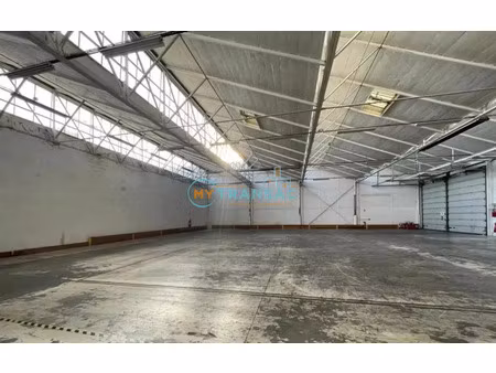 location local industriel 820 m² à massy (91300)