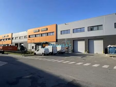 location local industriel 850 m² à romainville (93230)