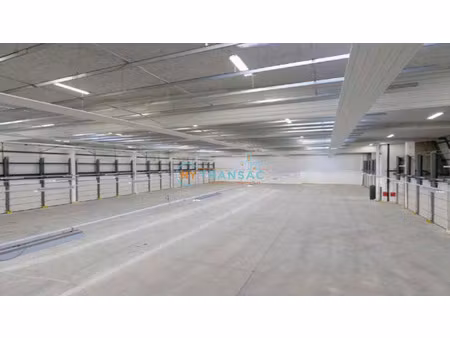 location local industriel 6385 m² à le blanc-mesnil (93150)