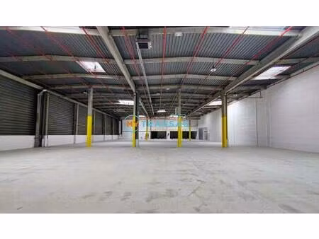 location local industriel 2098 m² à rosny-sous-bois (93110)