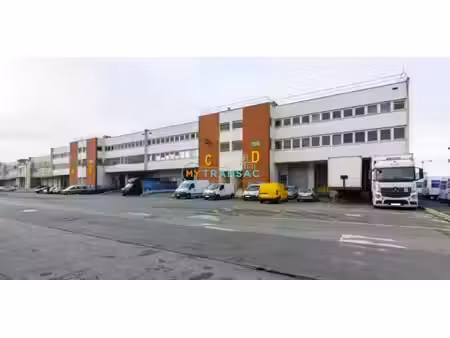 a louer saint ouen locaux d’activité/bureaux de 3427m² divisible à partir de 418m²