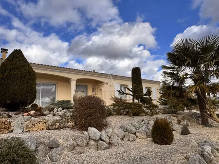 vente maison soyaux  125m² 5 pièces 278 500€ avec garage