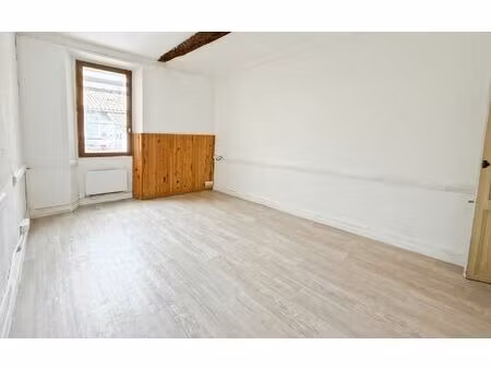 location appartement  m² t-1 à laragne-montéglin  450 €