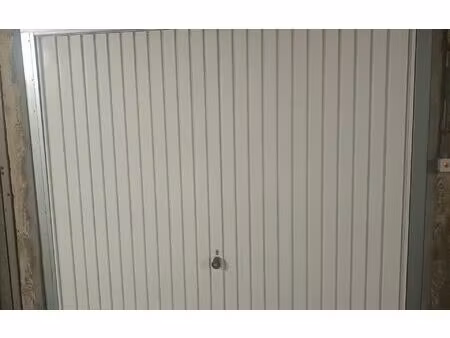 location stationnement  10 m² t- à vanves  125 €