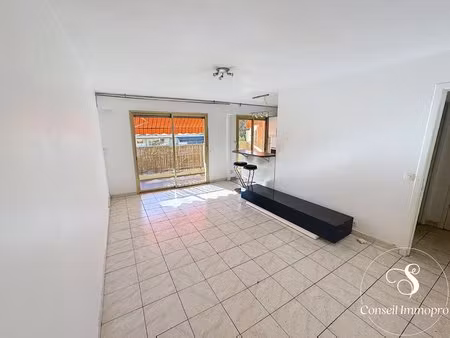 le cannet - studio lumineux avec balcon plein sud