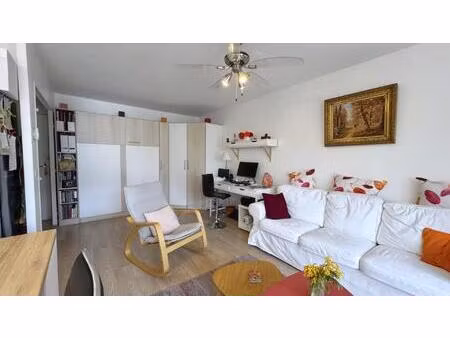 coup de cœur assuré pour ce t2 lumineux et optimisé