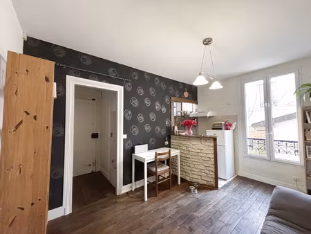 2 pièces sur cour/jardin - calme - charme de l'ancien