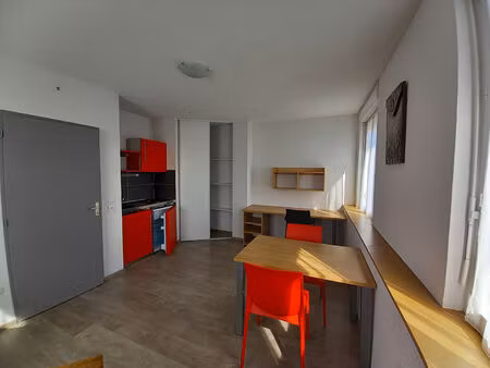 appartement t2 - clermont-ferrand - quartier salins exclusivement réservé aux etudiants