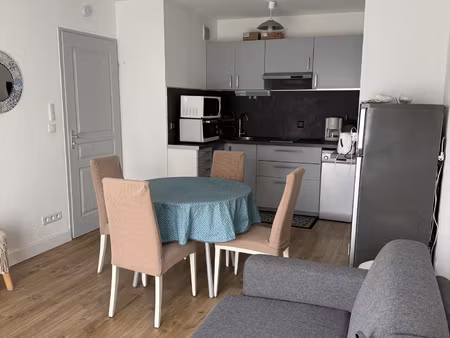 la hume - appartement t2 avec parking - location meublee