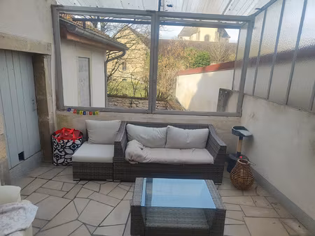 pommard - maison de village avec petite cour fermée  garage