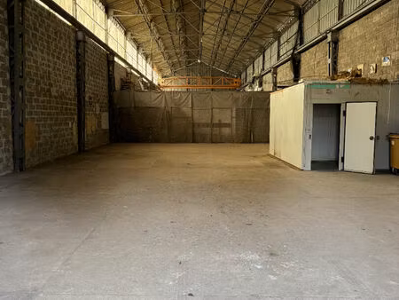 entrepôt à louer à pessac proche du centre idéal pour stockage