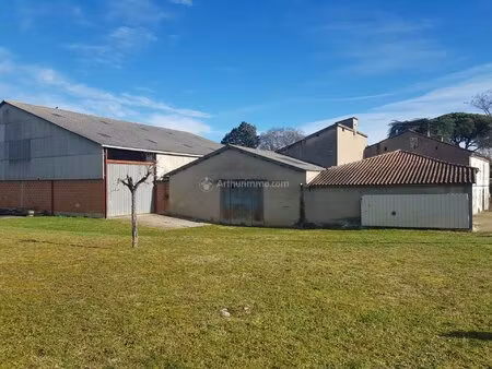 entrepôt 600m2   maison à rénover  terrain 5416m2