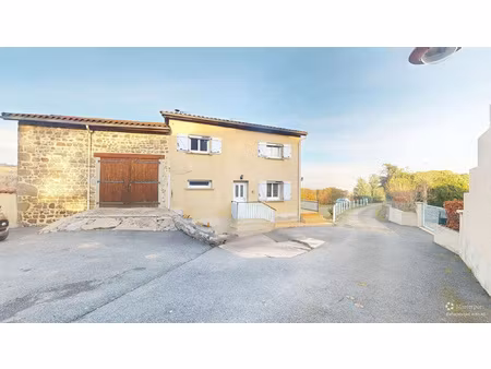 maison de 100 m2 avec terrain de 900 m2 plus grange attenant