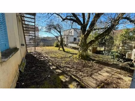 maison individuelle avec sous-sol + garage extérieur