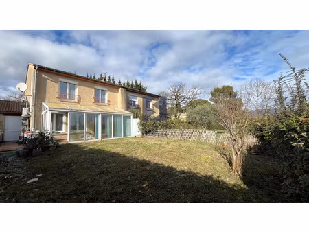 maison 106 m2 - véranda  jardin attenant et garage