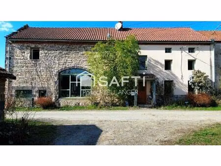 charme de l'ancien et trés beaux volumes à saint-rémy-de-blot. 50 minutes de clermont-ferr