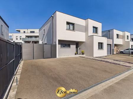 maison contemporaine 6 pièces de 163 m2  sous-sol aménagé de