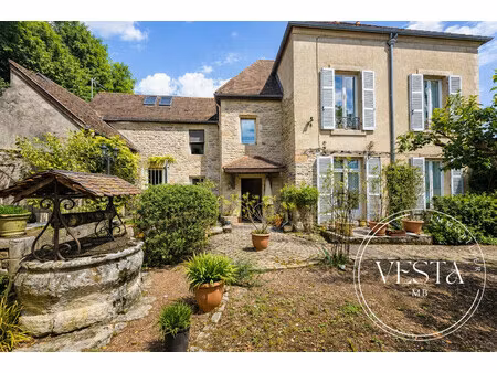 belle demeure de caractère avec dépendances et vue sur le cloc