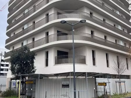 vente bureau 94 m² villeurbanne (69100)