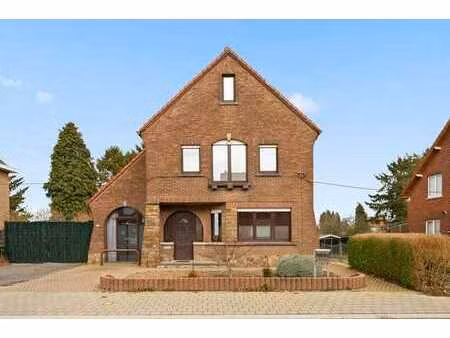 maison individuelle de caractère disposant de 3 chambres