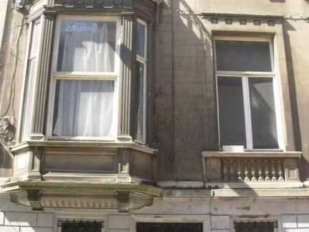 bel appartement duplex entre les etangs et louise !