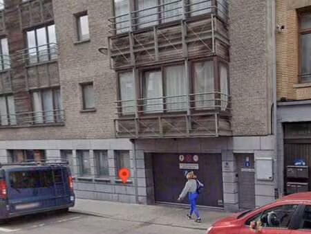 parkings à louer rue keyenveld.