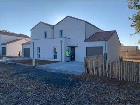 location maison à la roche-sur-yon zi sud (85000) : à louer / 99m² la roche-sur-yon zi sud