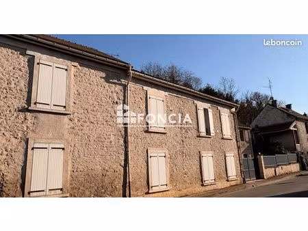 appartement  f3 51 m² centre-ville  saclas