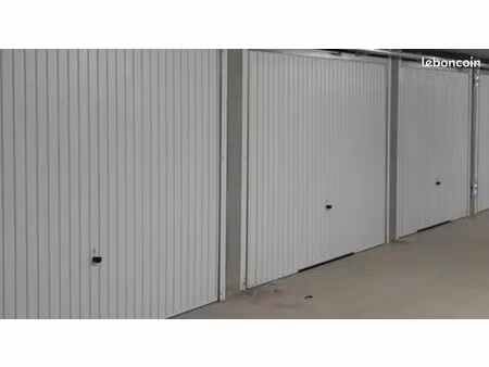 a vendre garage double 13008