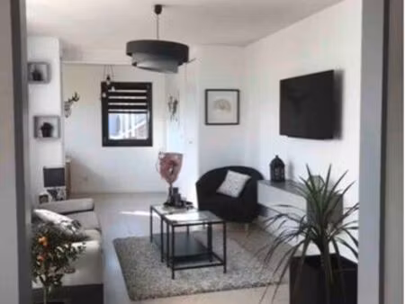 grand t2 meublé 55 m² lumineux + garage – lille rue de douai – métro à 5 min