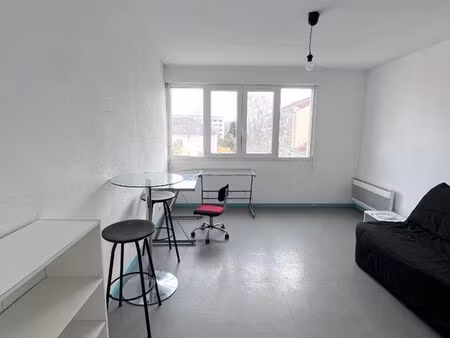 studio 1 pièce 24 m²
