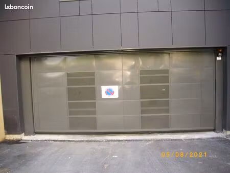 garage fermé à louer  centre-ville  sans honoraire