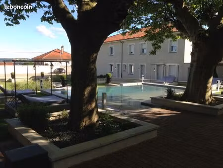 t2 35 m2 residence privée sécurisé  parking  piscine  salle de sport  laverie  25 min lyon