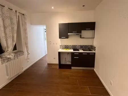 adorable studio idéalement localisé au cœur de lyon 8