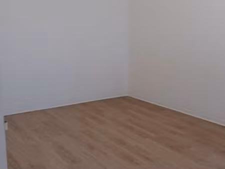 t3 60 m2 proche centre ville avec parking