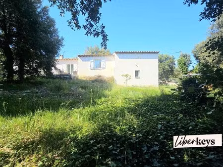 maison de 134 m² sur 1200 m² de terrain plat  clôturé et arboré