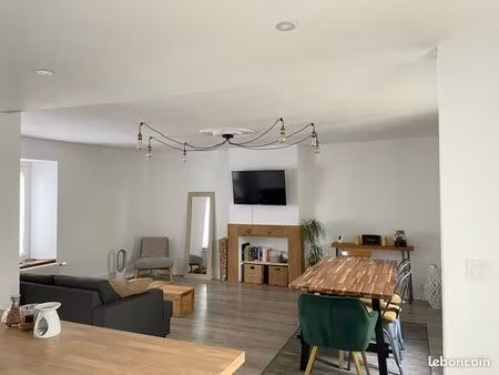 maison de ville meublée – 90 m² – avec garage  cave et extérieur