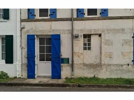 location maison  m² t-2 à mornac-sur-seudre  625 €