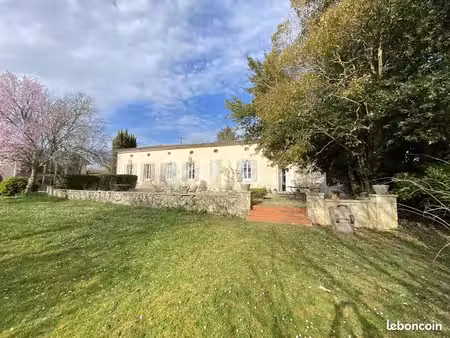 maison 9 pièces 250 m²