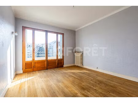 annecy - t3 - 65 m² - secteur les romains - traversant et lumineux - cave + grenier + gara