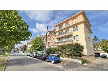 val d'athis   gare rer juvisy à 800 m   dernier etage   sans vis-a-vis