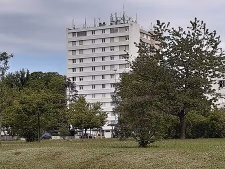 spacieux t4 avec ascenseur proche centre luxeuil