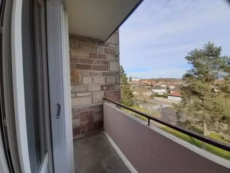 t4 avec balcon a luxeuil les bains