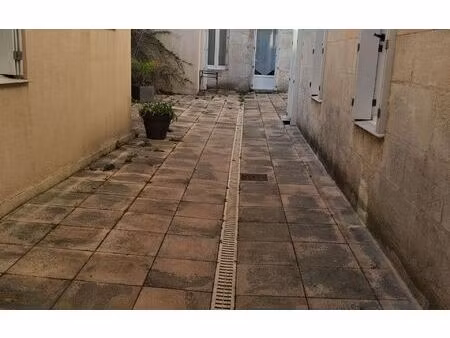 location appartement  m² t-2 à rochefort  558 €