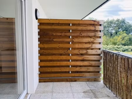 t2 avec balcon et parking à strasbourg