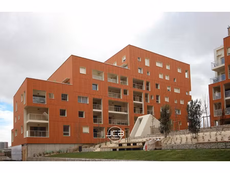 cartoucherie - t4 avec grande terrasse et parking + cellier