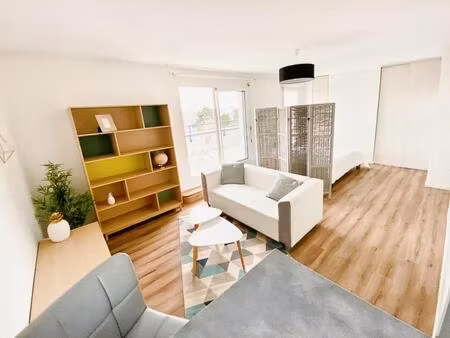 t1 bis meublé avec grande terrasse  dernier étage  tours nord / beaumanoir