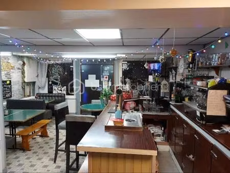 bar et habitation centre ville gorron