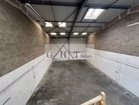 entrepot 222m² a louer pringy